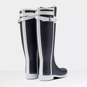 Hunter Womens Navy Blue & White Refined Slim Fit Contrast Tall Rain Boots Size 7